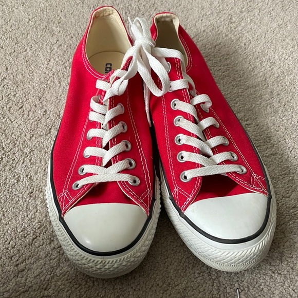 Converse Chuck Taylors Red size 8.5 mens
